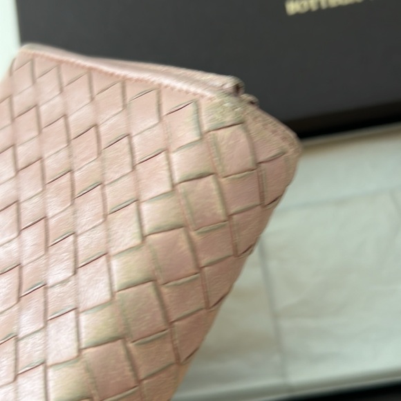 Bottega Veneta light pink wallet - Picture 6 of 7